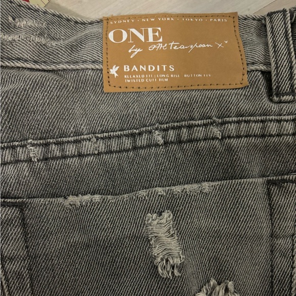 One teaspoon distressed jean shorts - Picture 3 of 9